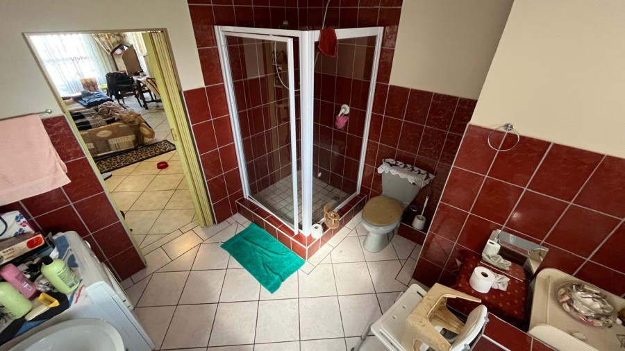 5 Bedroom Property for Sale in Wavecrest Eastern Cape